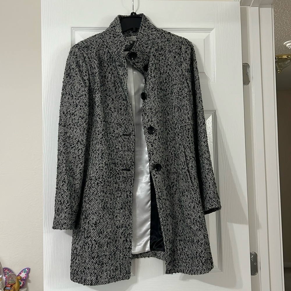 Calvin Klein coat size 8 in very good condition